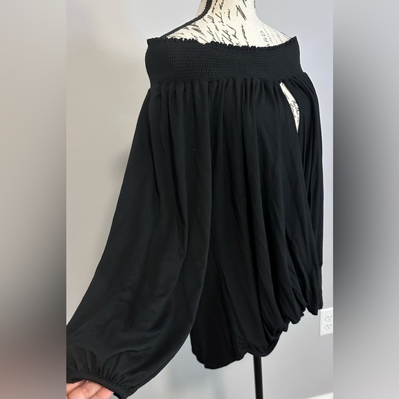 โจ Off-Shoulder Long Sleeve Blouse โ Black, NWT by 1.4.3 Story โจ - Picture 6 of 13